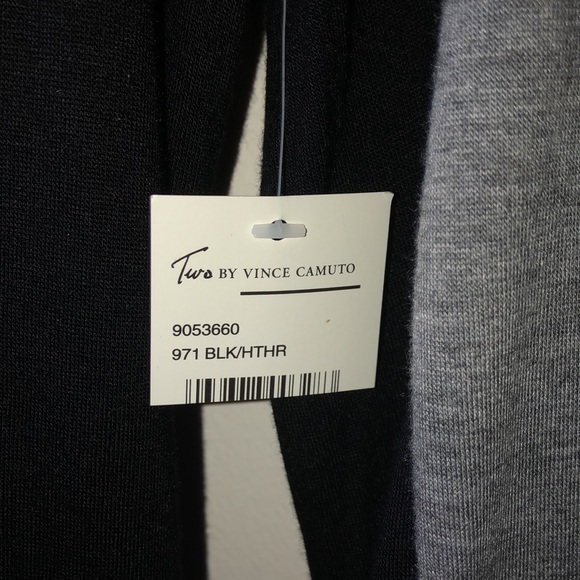 Two by Vince Camuto Long Sleeve Top - Picture 4 of 6